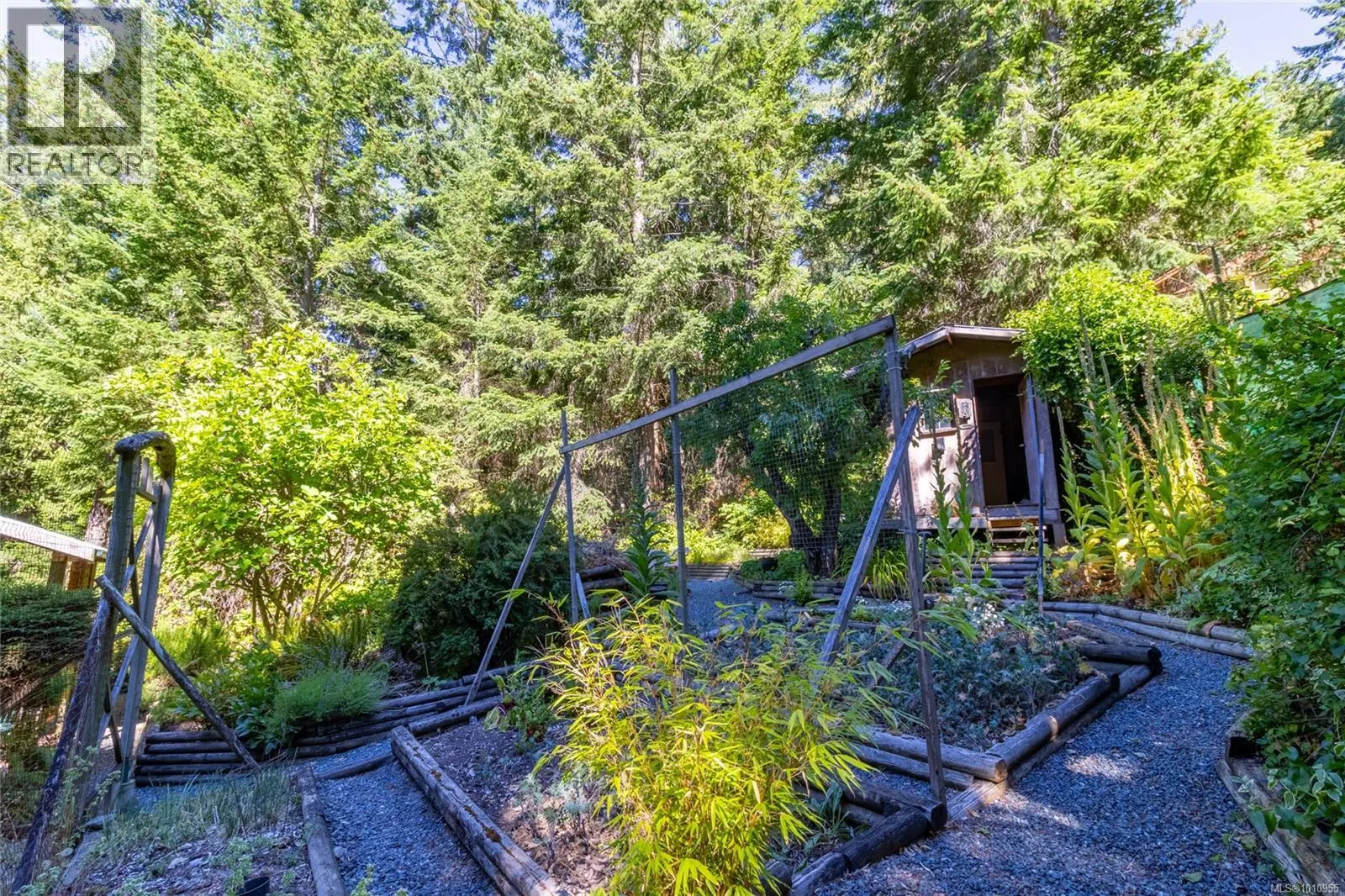 2703 Brigadoon Cres