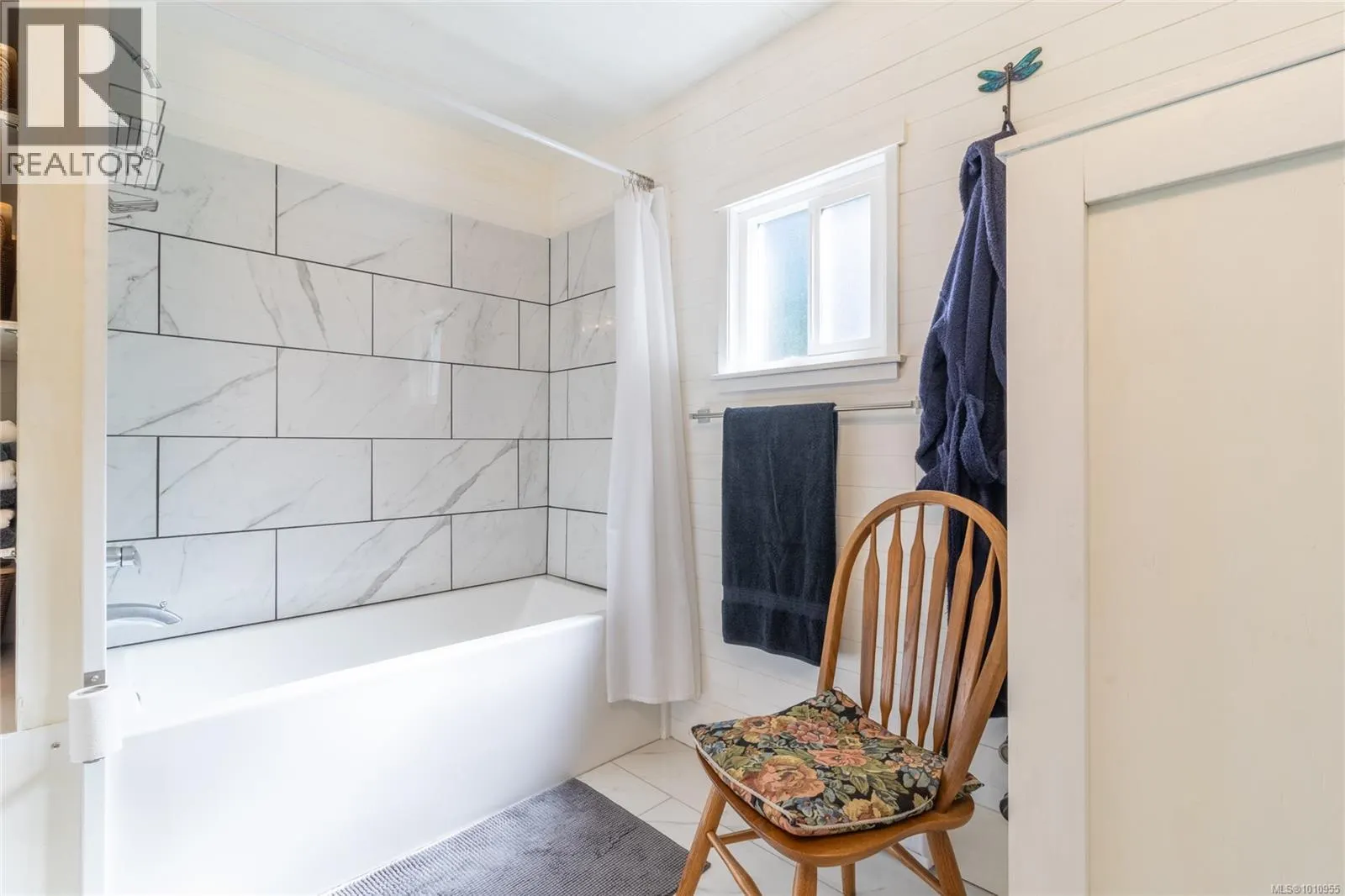 2703 Brigadoon Cres