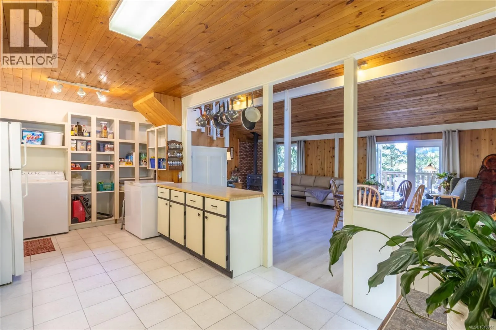 2703 Brigadoon Cres