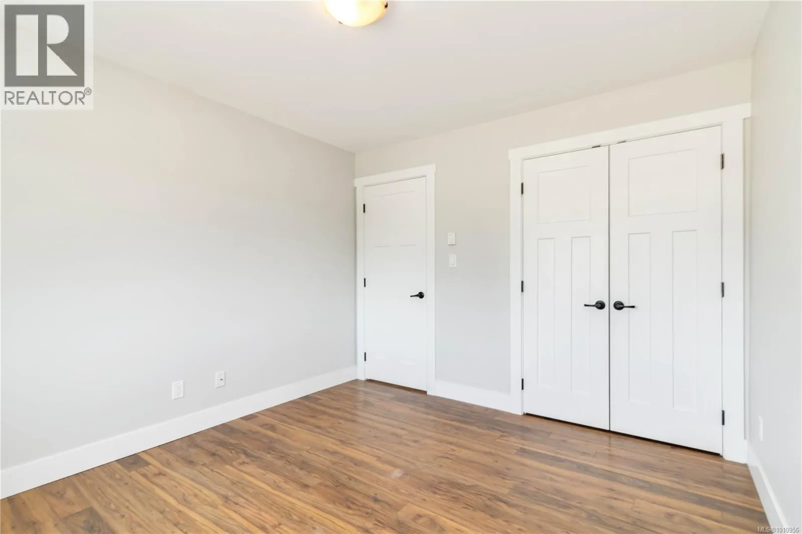 544 Woodend Rd