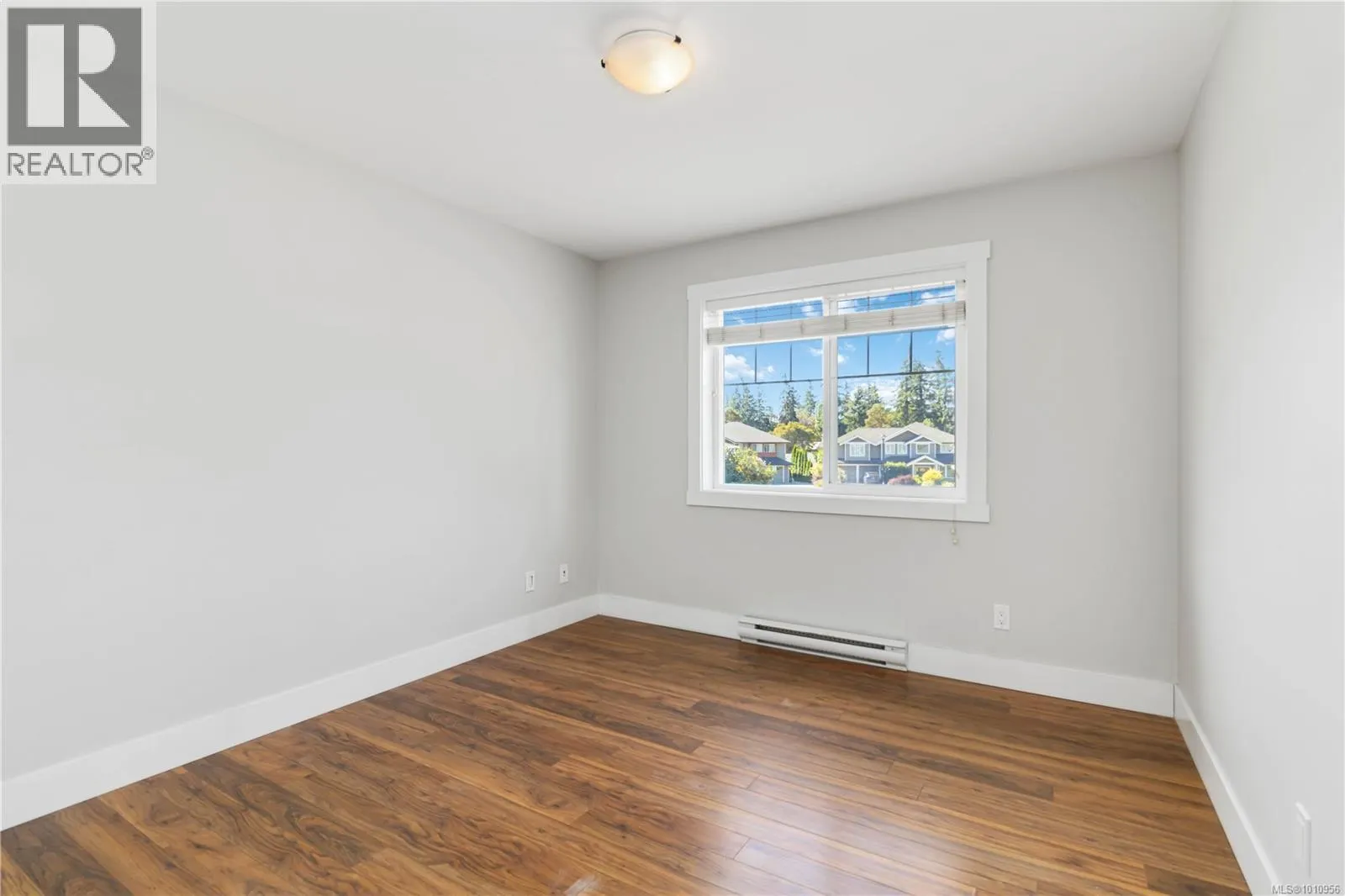 544 Woodend Rd