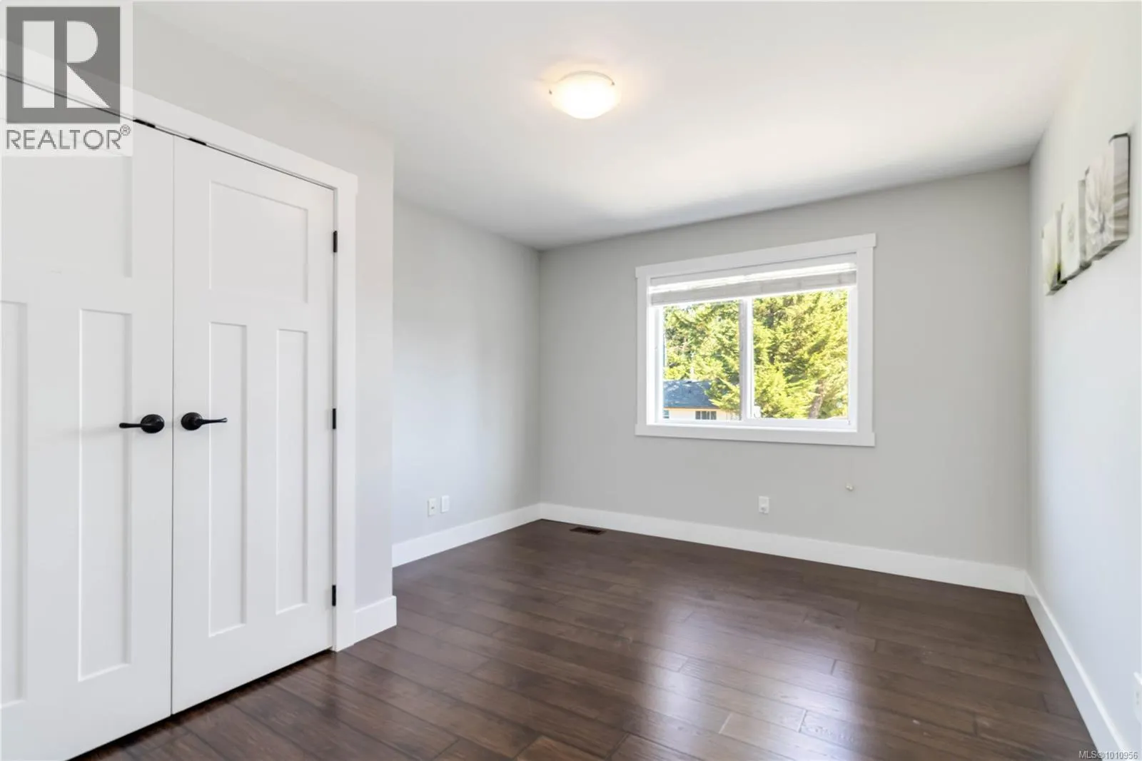 544 Woodend Rd