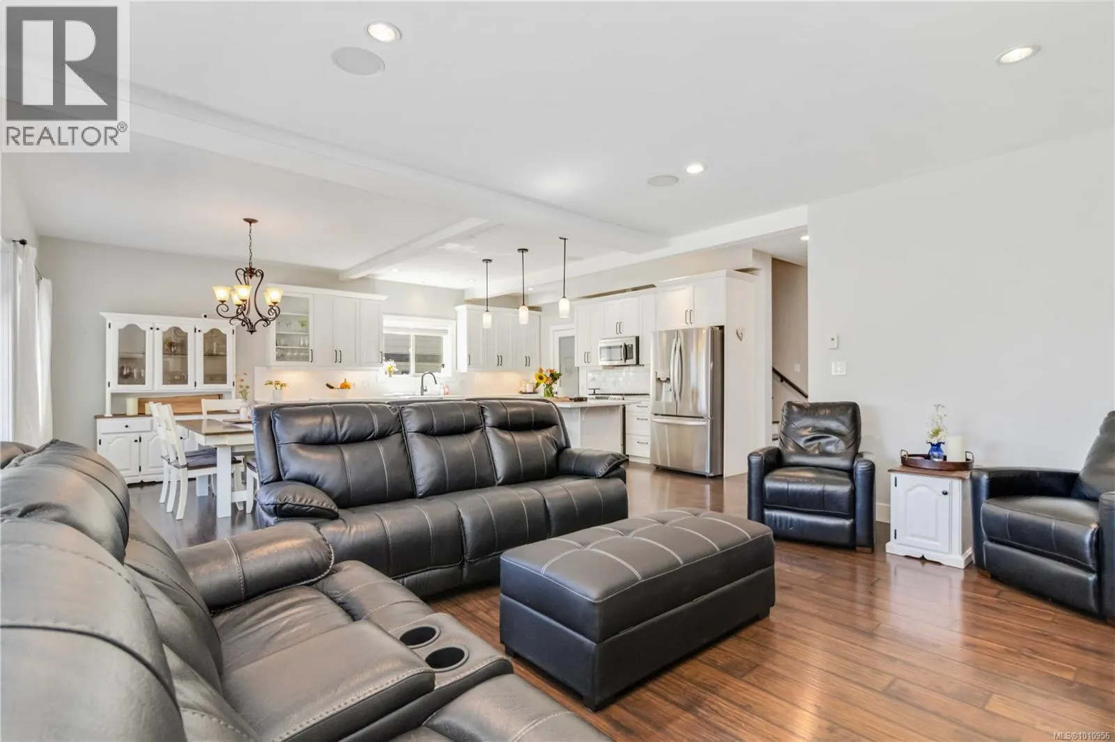 544 Woodend Rd