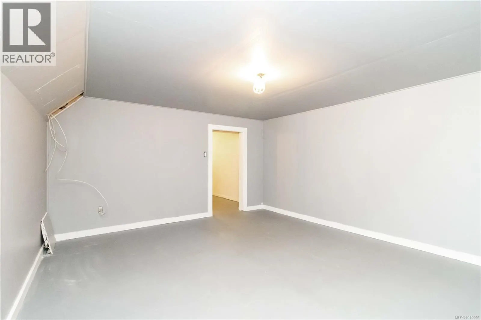 544 Woodend Rd