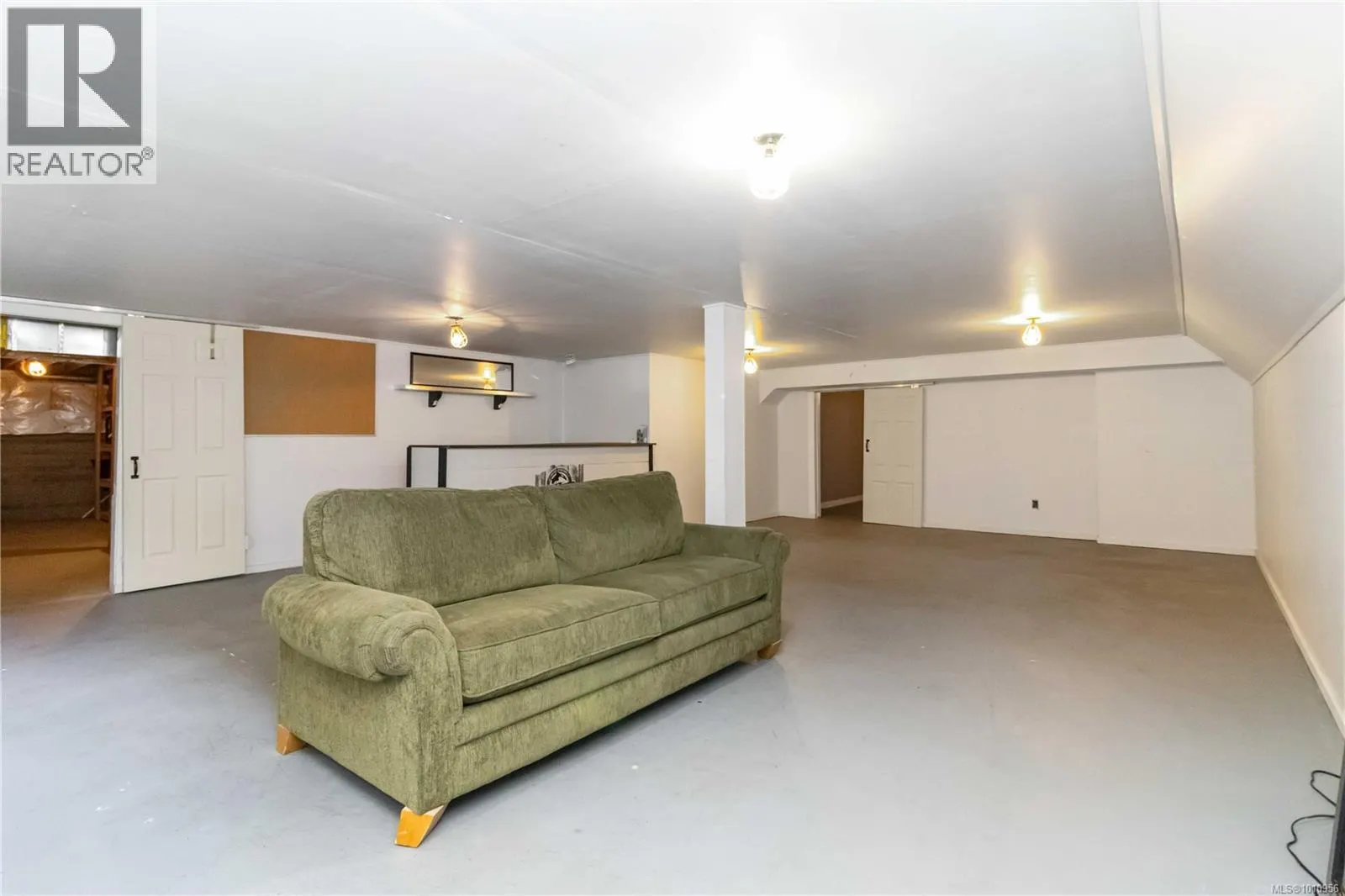 544 Woodend Rd