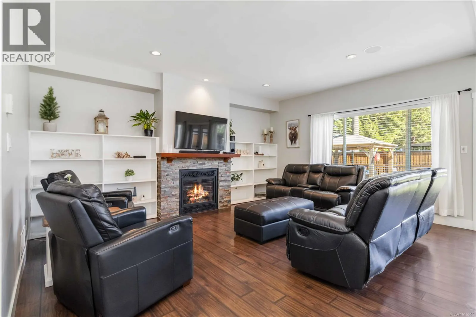 544 Woodend Rd