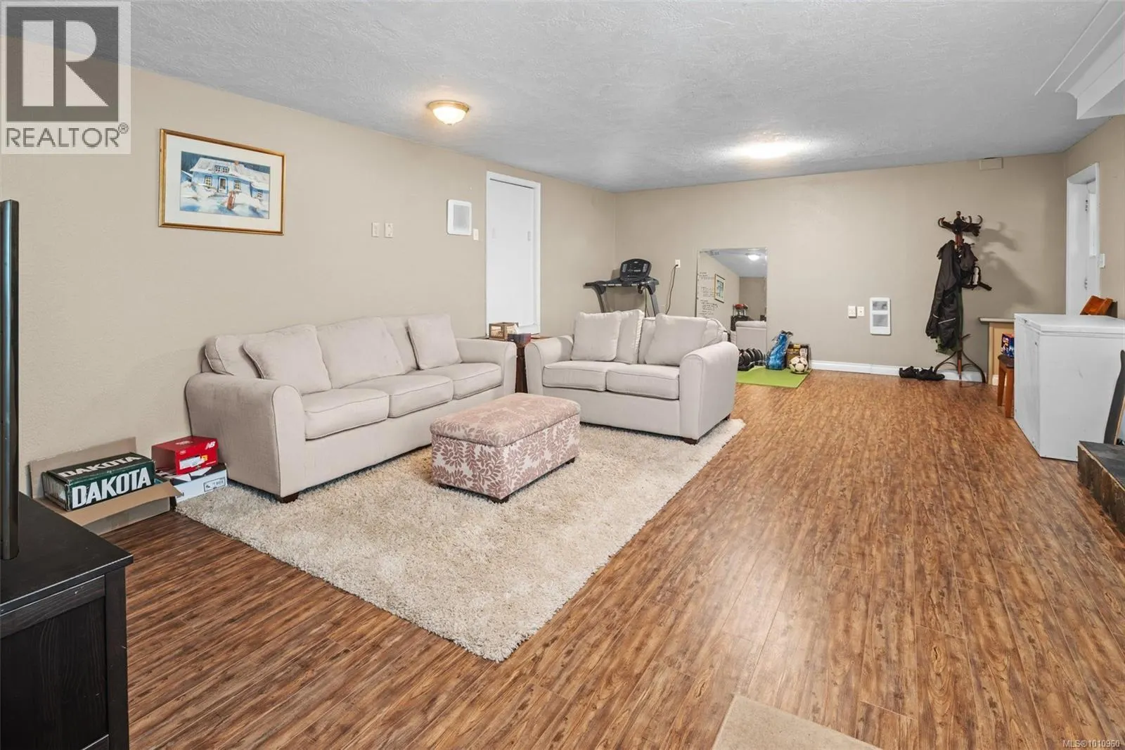 4518 Hughes Rd