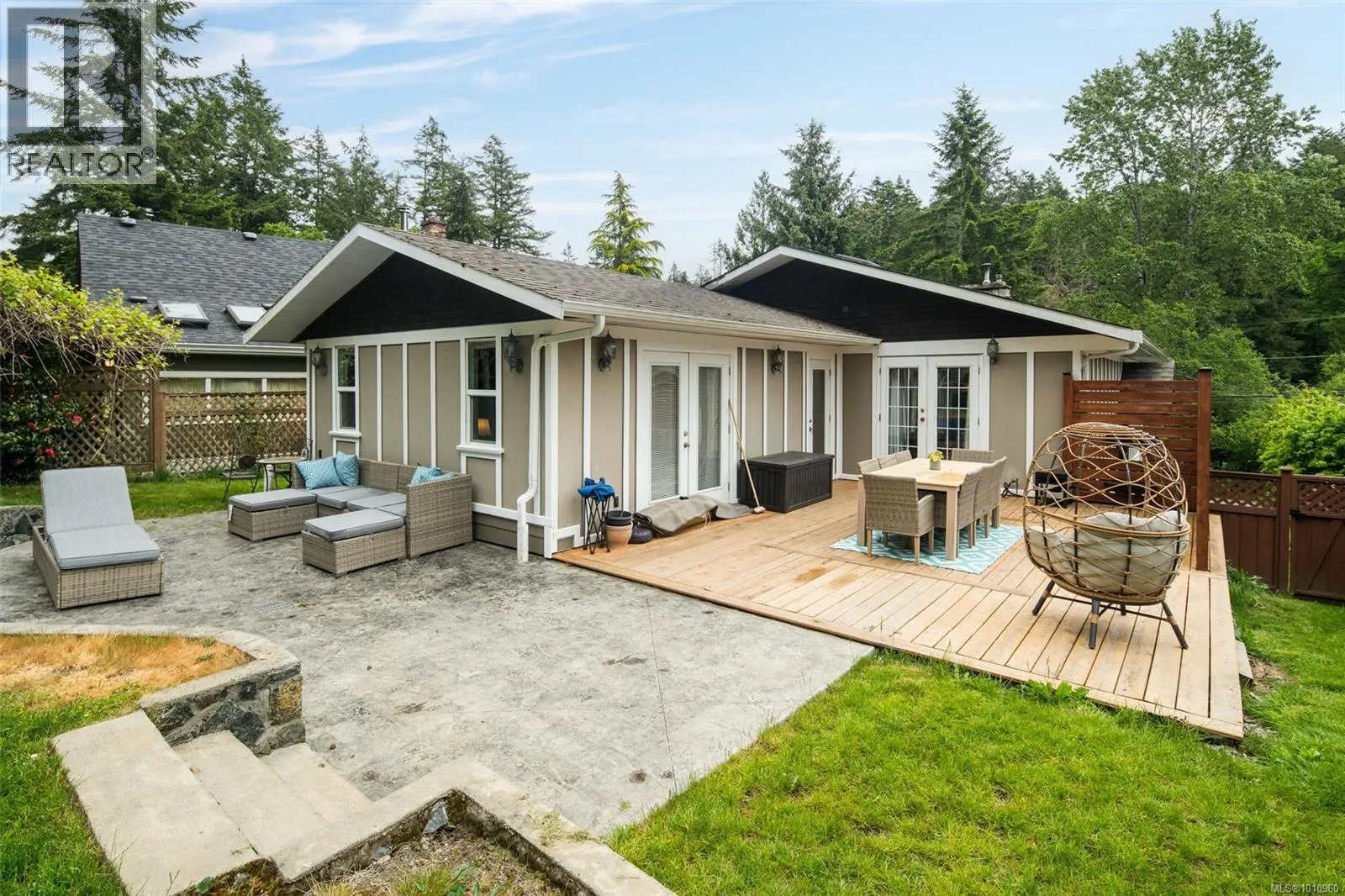 4518 Hughes Rd