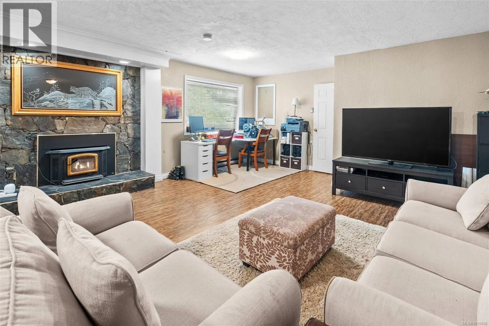 4518 Hughes Rd