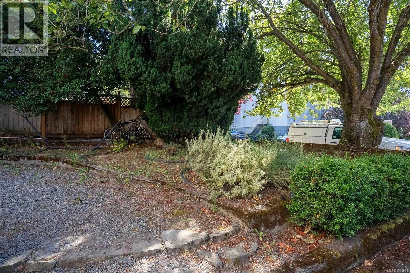 2329 Dowler Pl