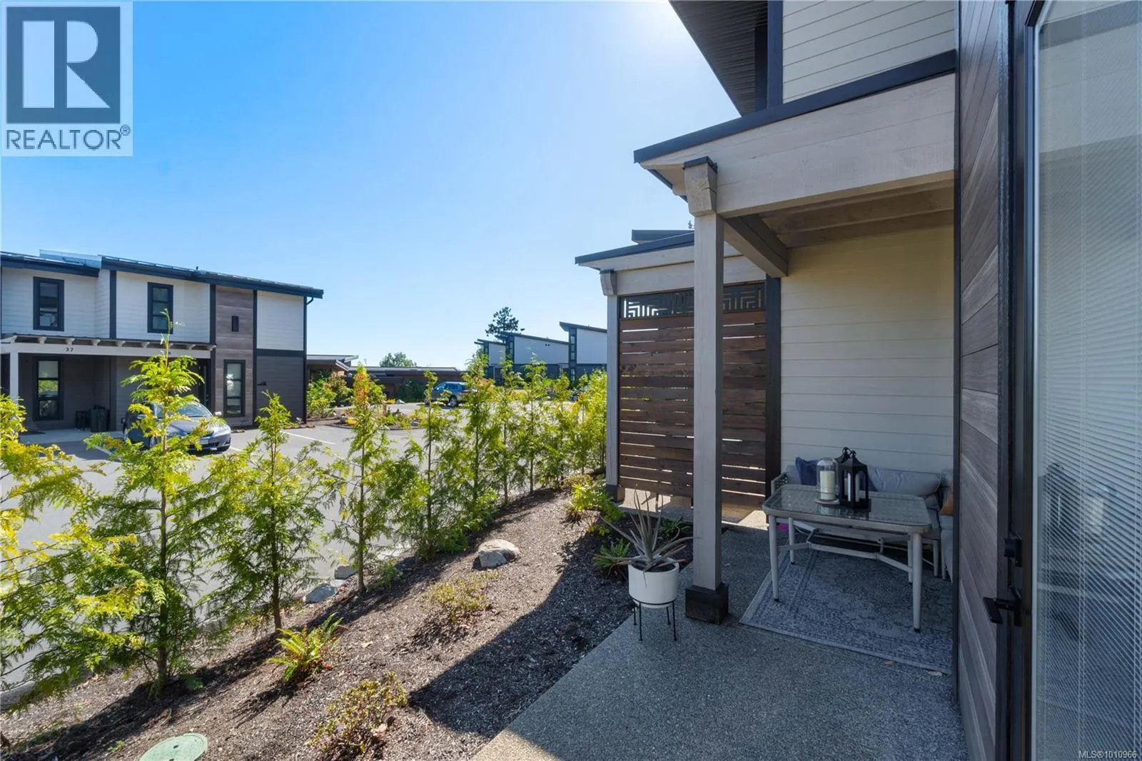 28 1175 Resort Dr