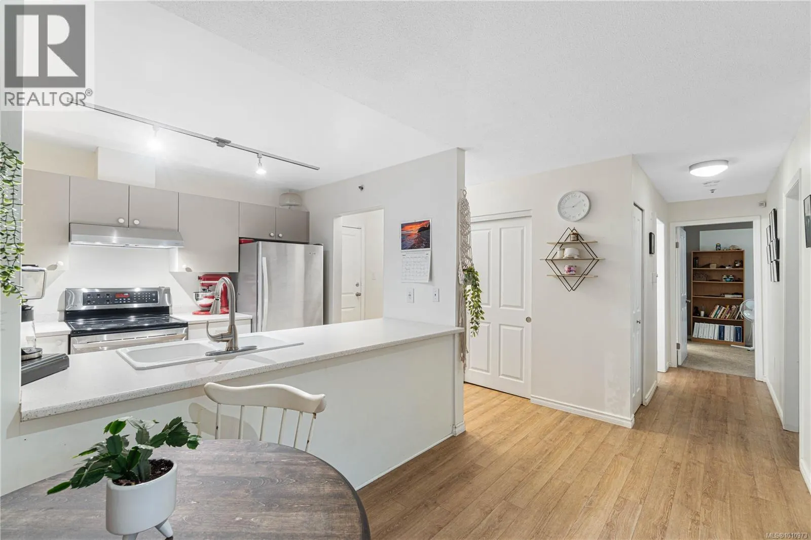 112 1685 Estevan Rd