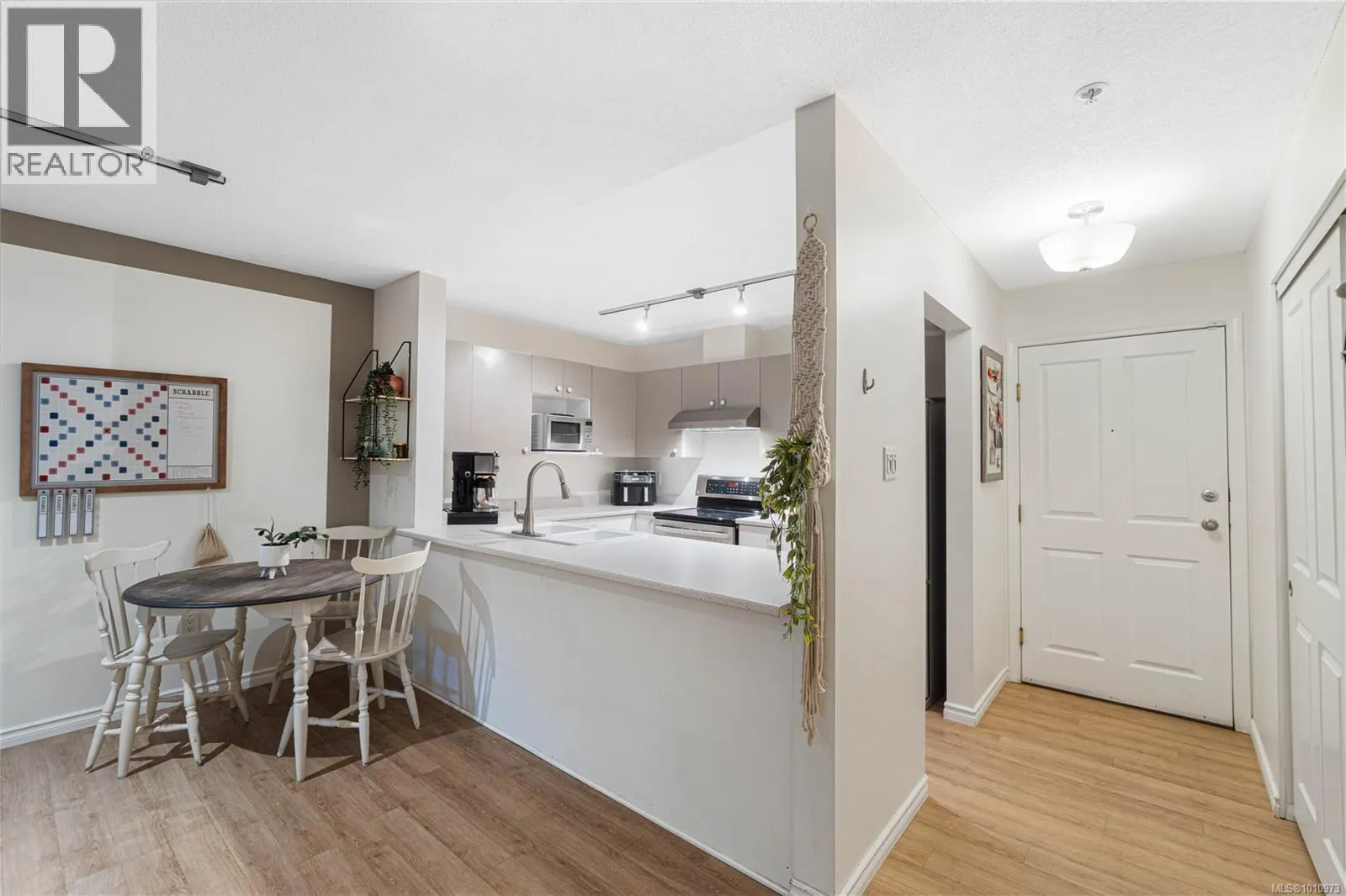 112 1685 Estevan Rd