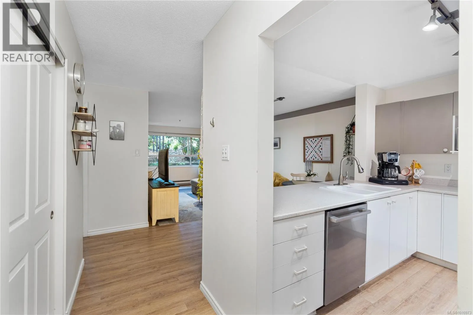 112 1685 Estevan Rd