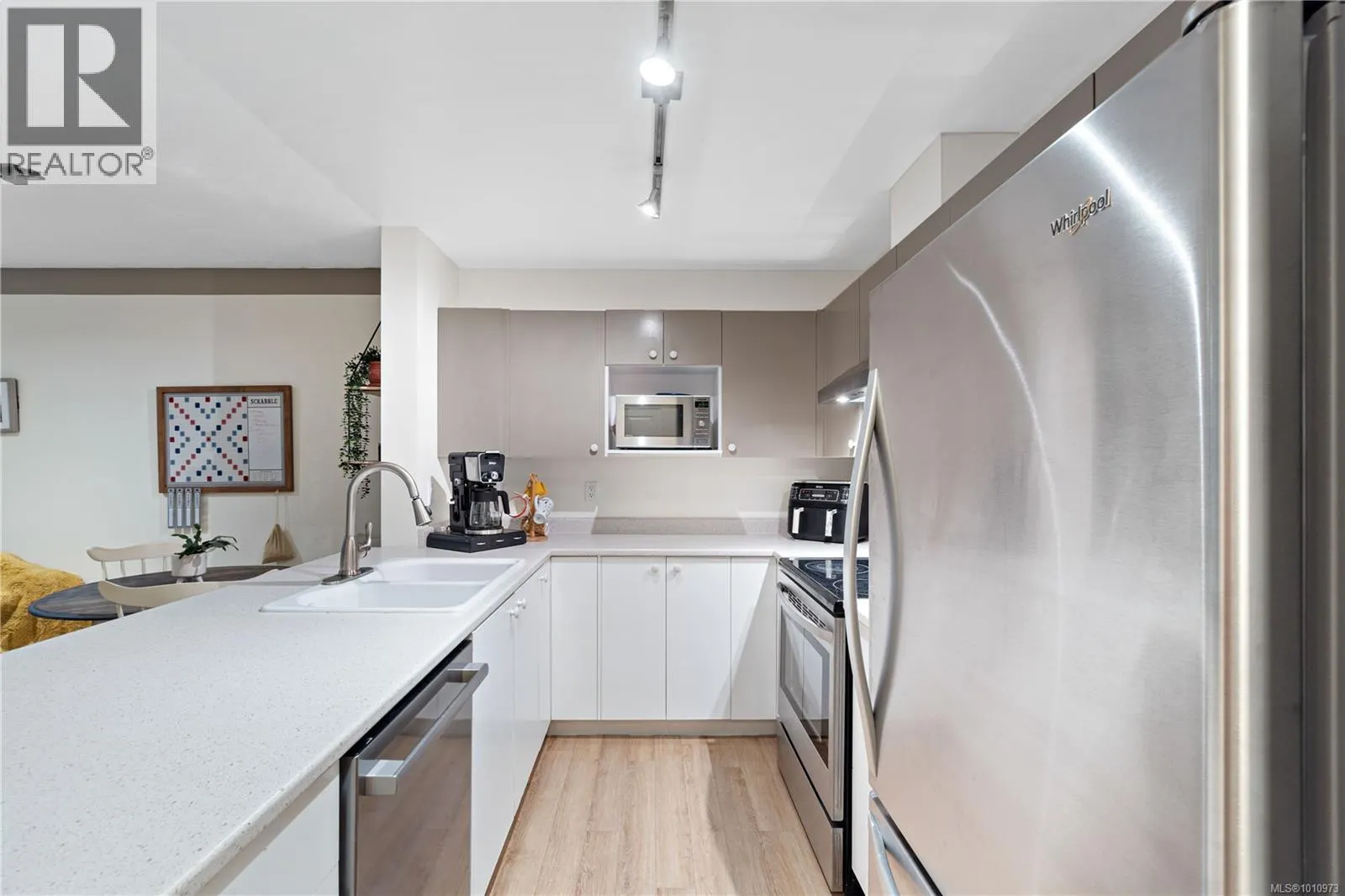 112 1685 Estevan Rd