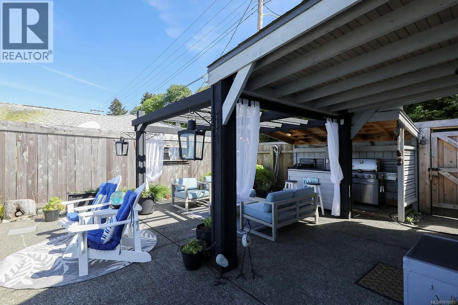 2935 Island Hwy W