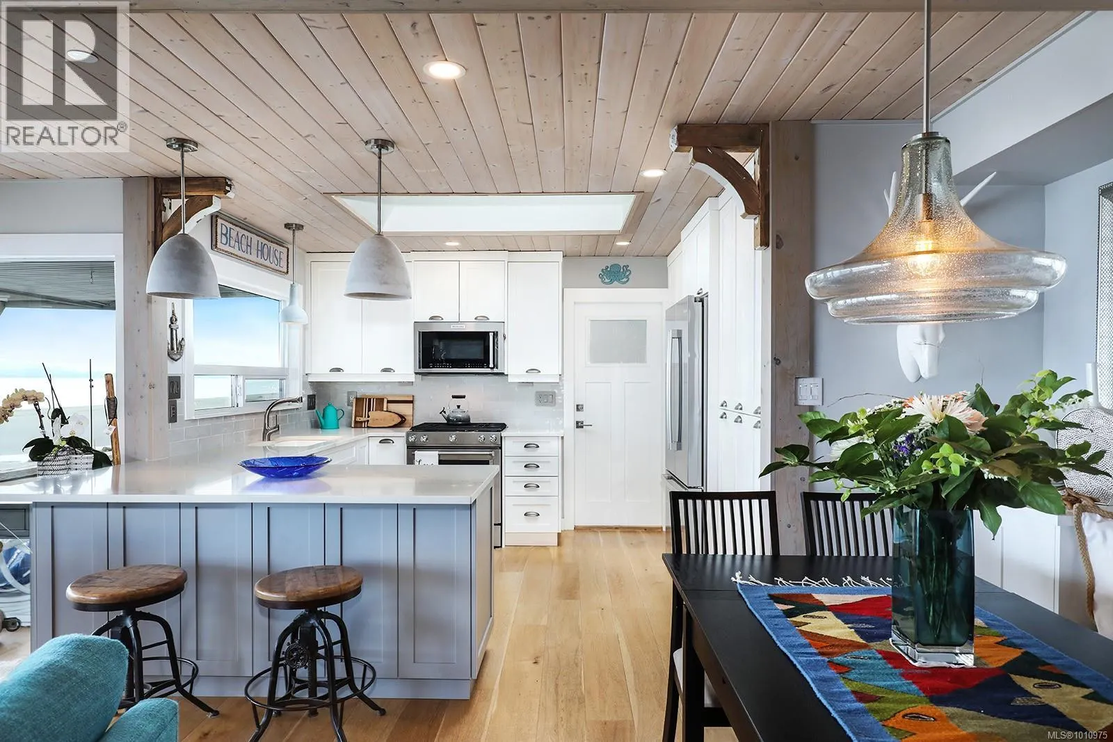 2935 Island Hwy W
