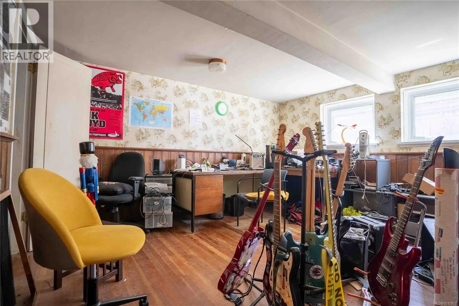 320 Beach Dr