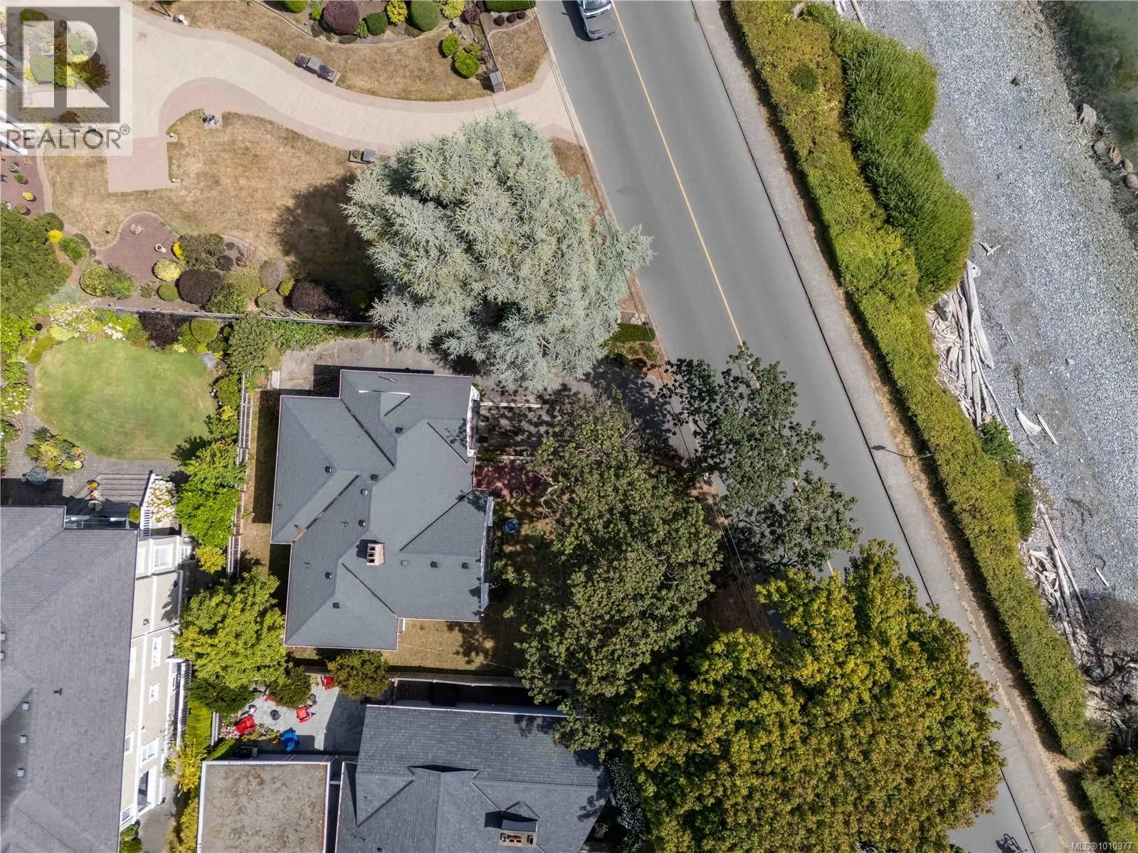 320 Beach Dr