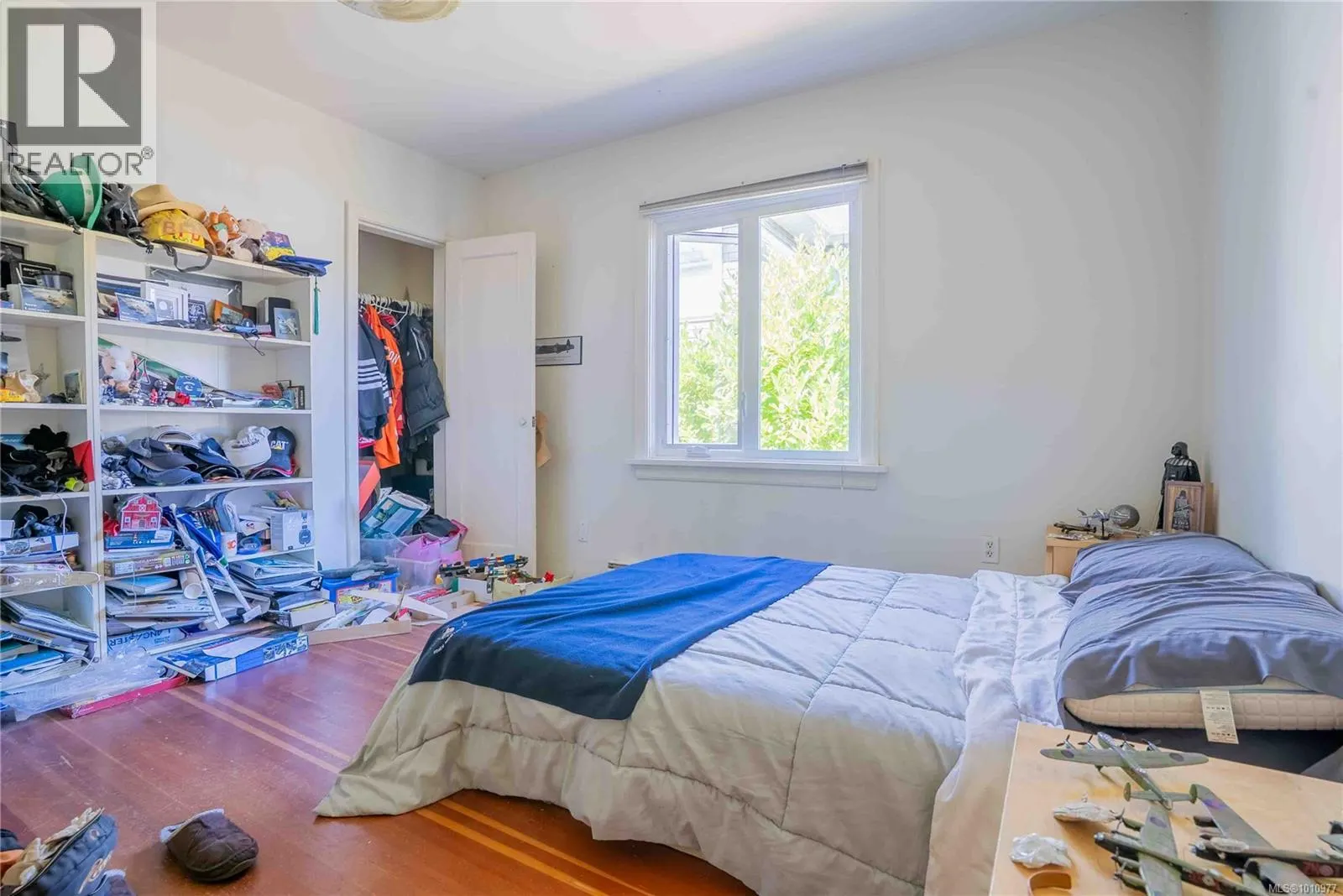 320 Beach Dr