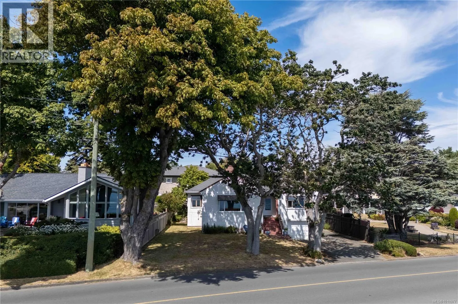 320 Beach Dr