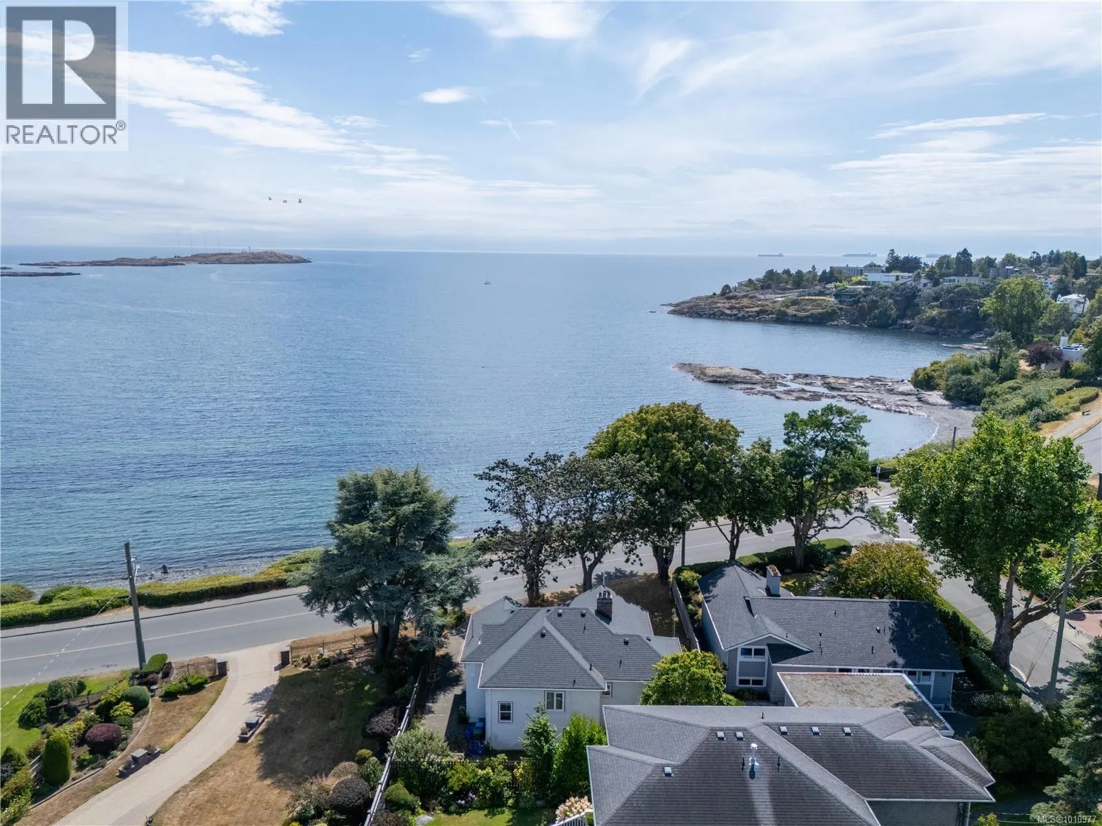 320 Beach Dr