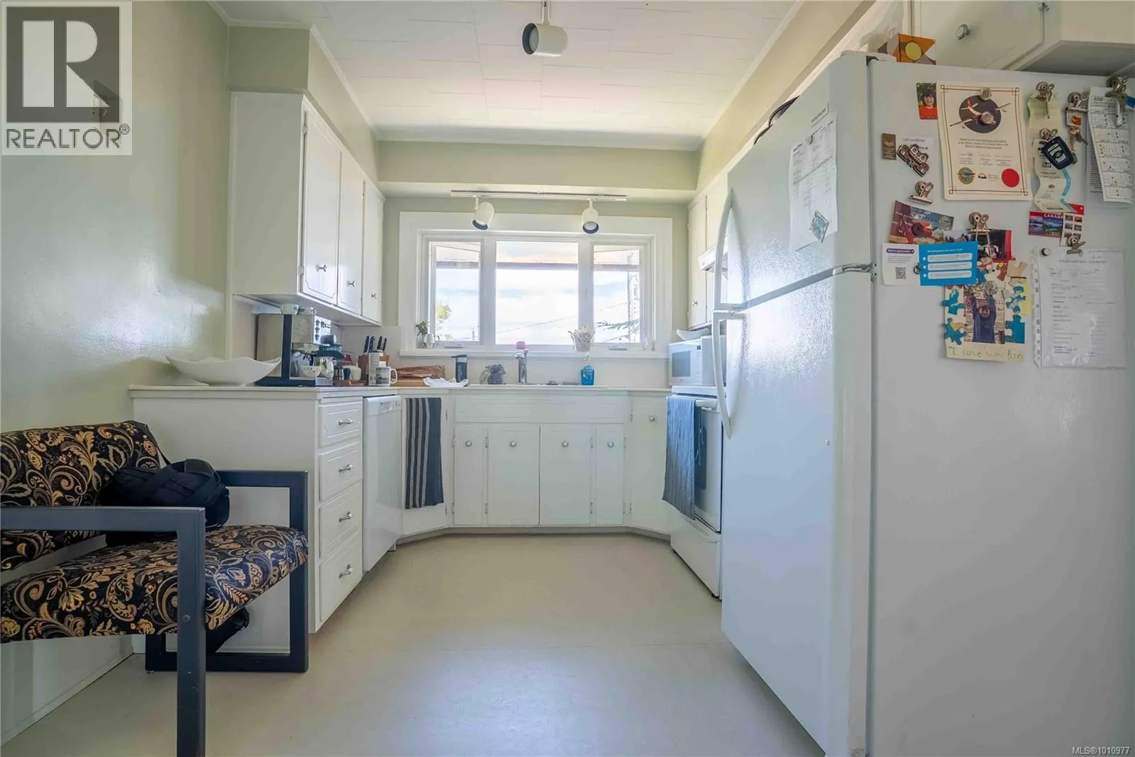 320 Beach Dr