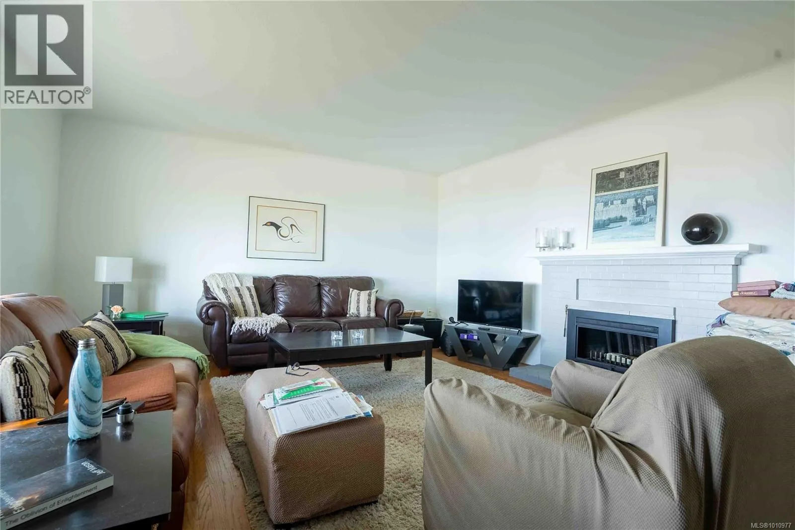 320 Beach Dr