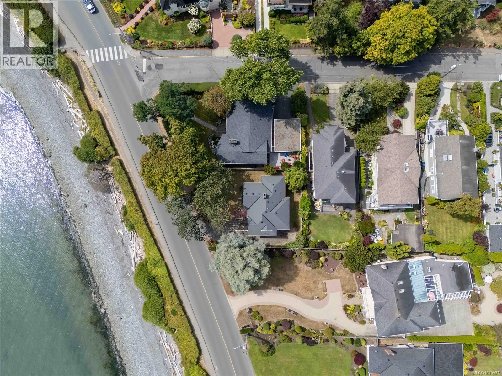320 Beach Dr