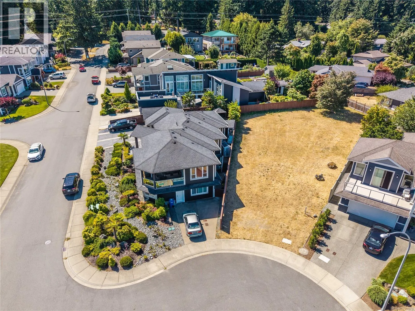 5690 Oceanview Terr