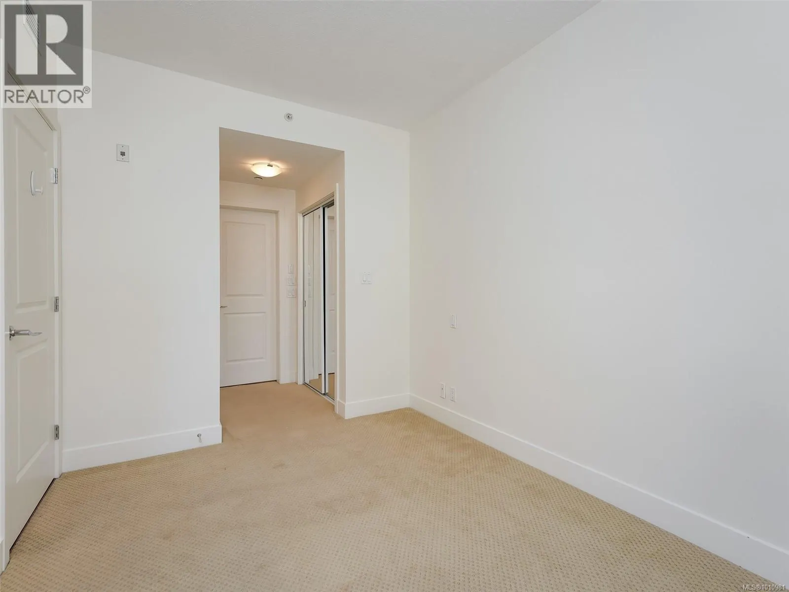 218 1400 Lynburne Pl