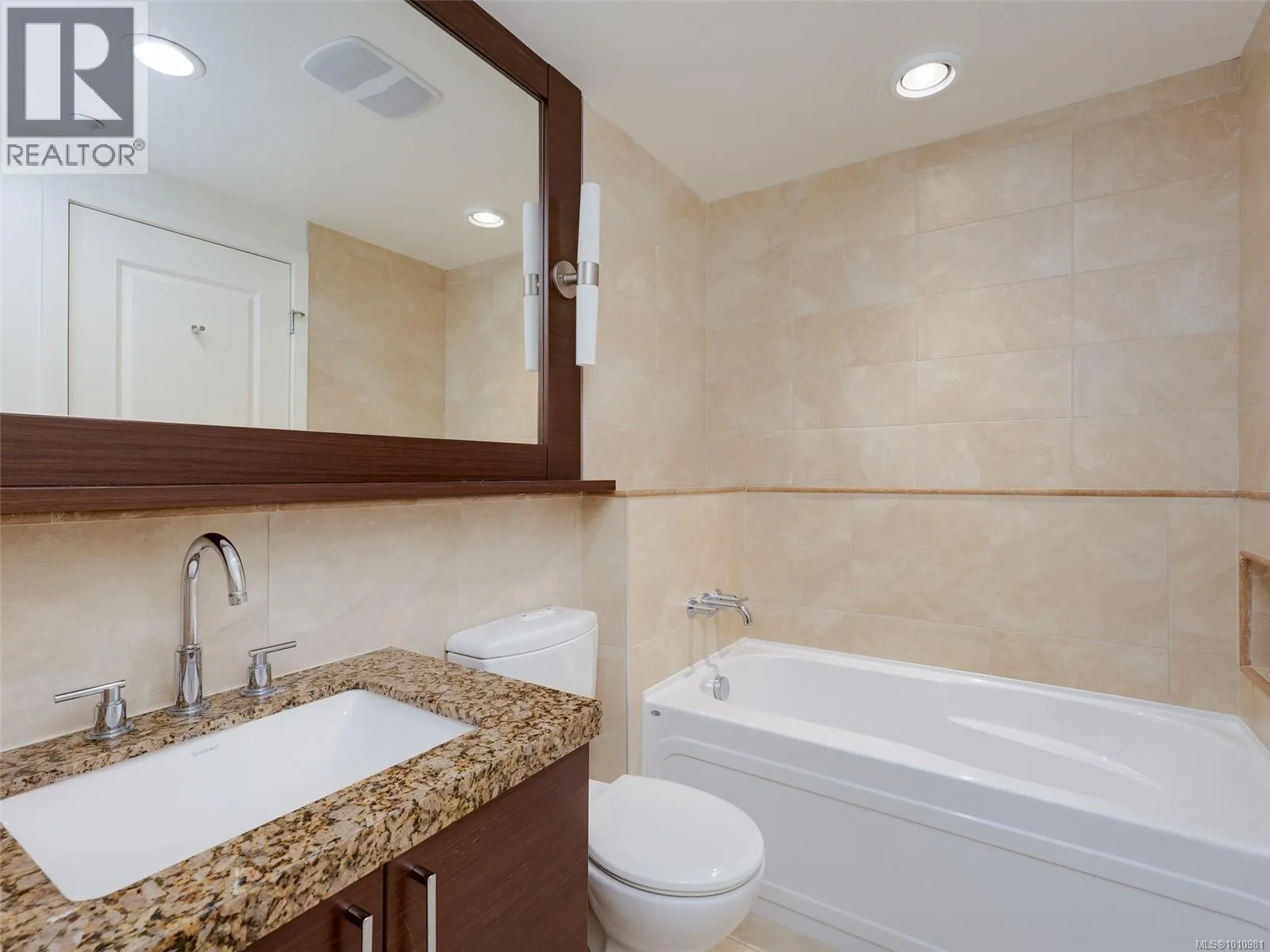 218 1400 Lynburne Pl