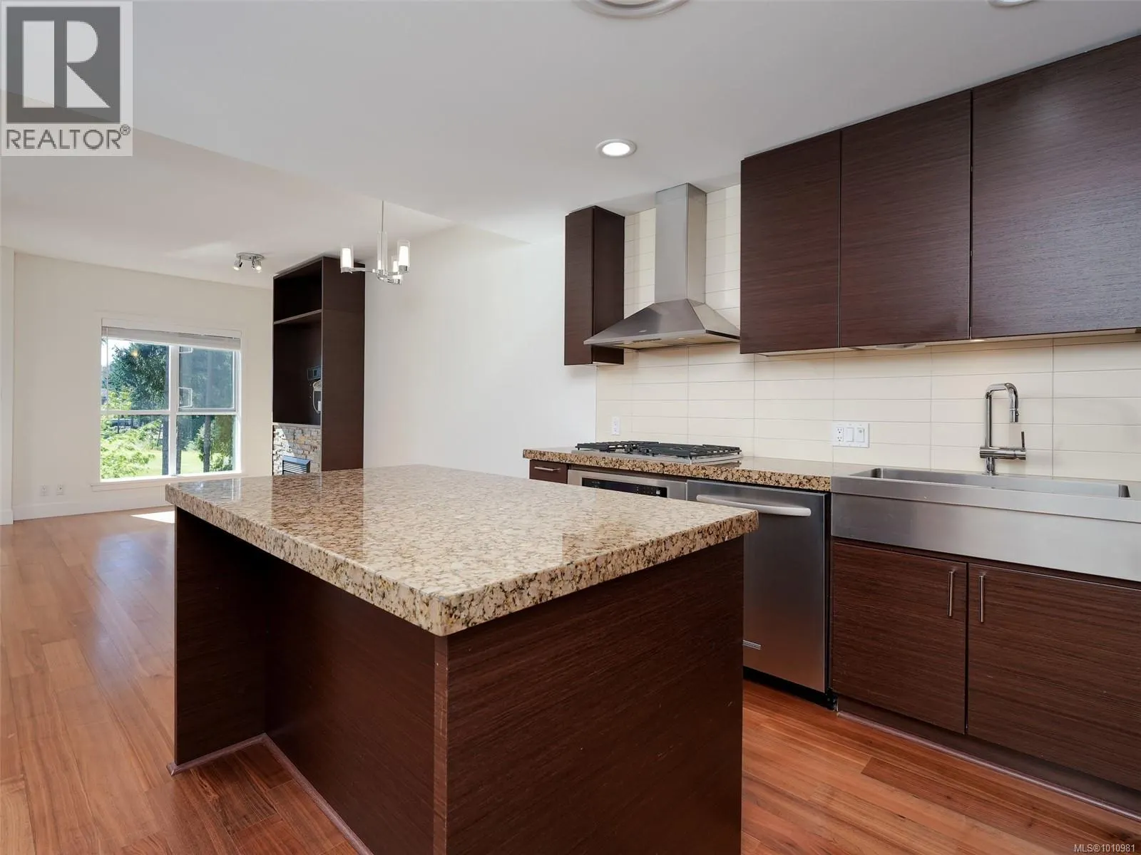 218 1400 Lynburne Pl