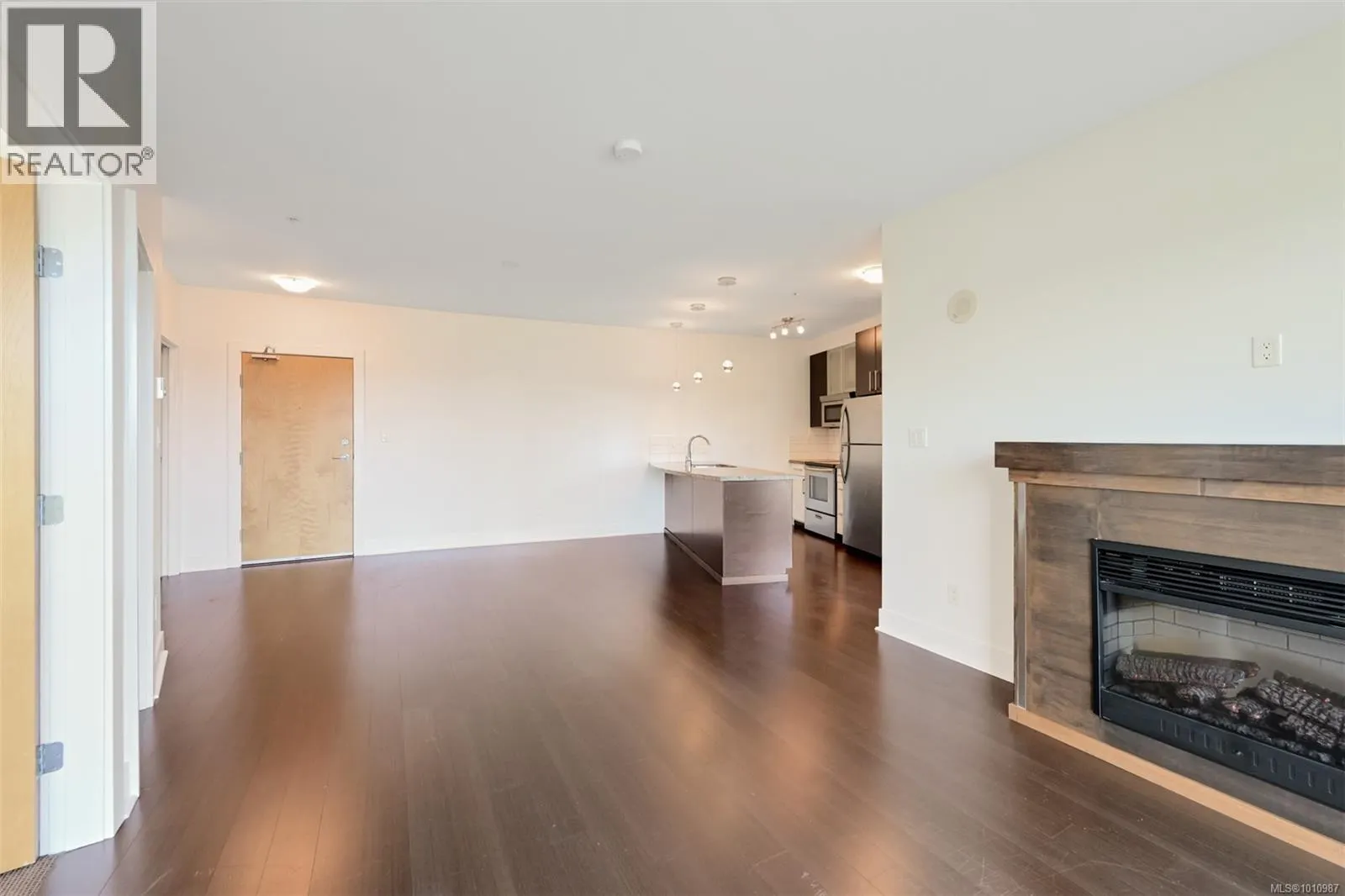 418 2745 Veterans Memorial Pkwy