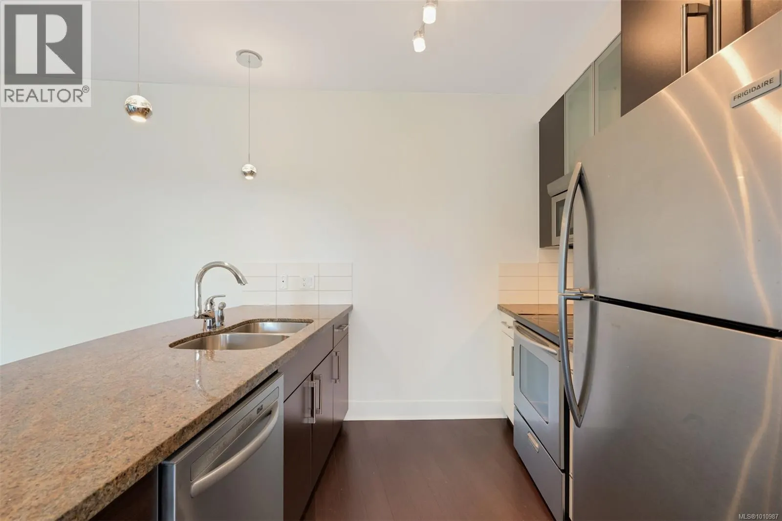 418 2745 Veterans Memorial Pkwy