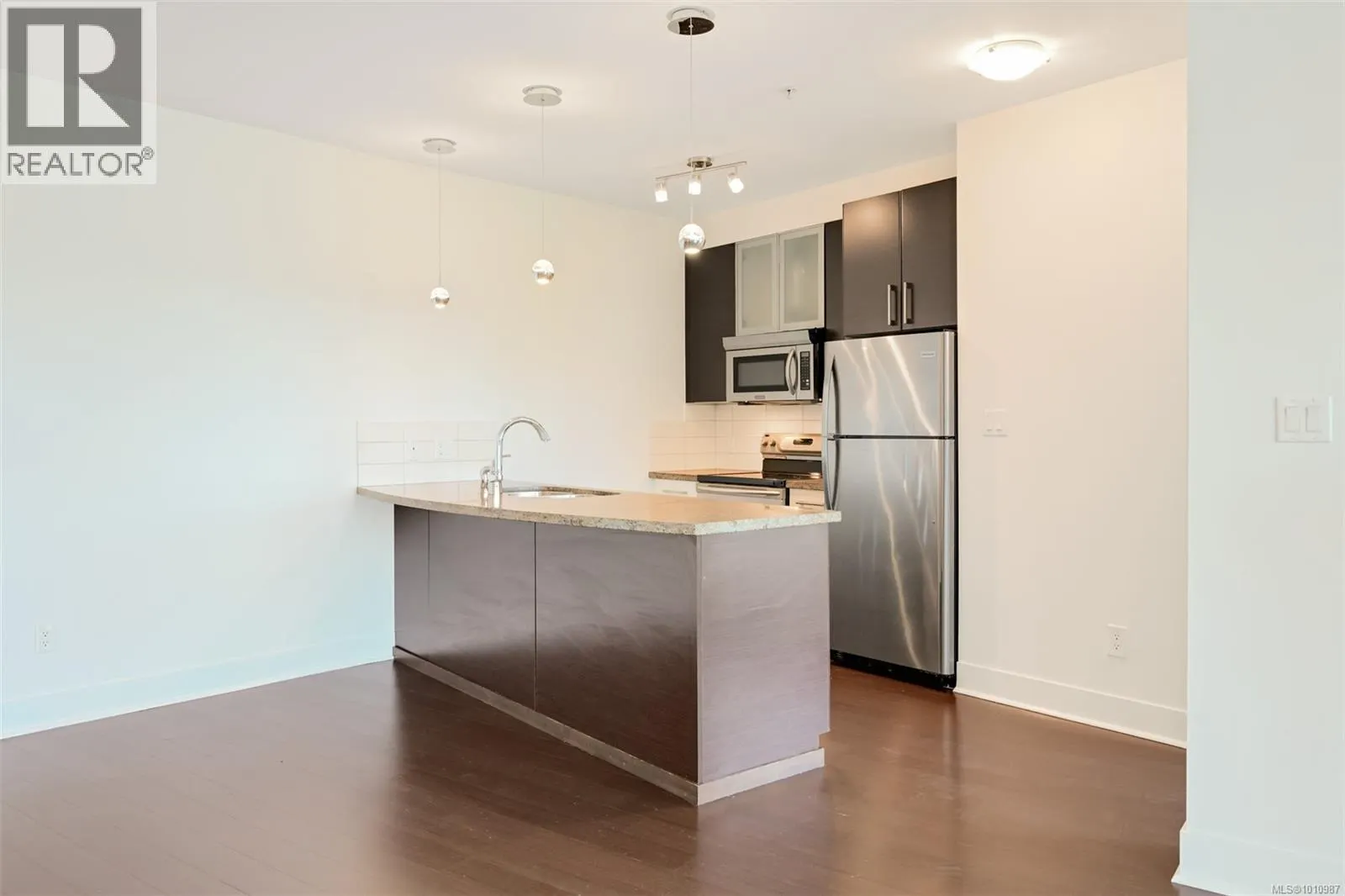 418 2745 Veterans Memorial Pkwy