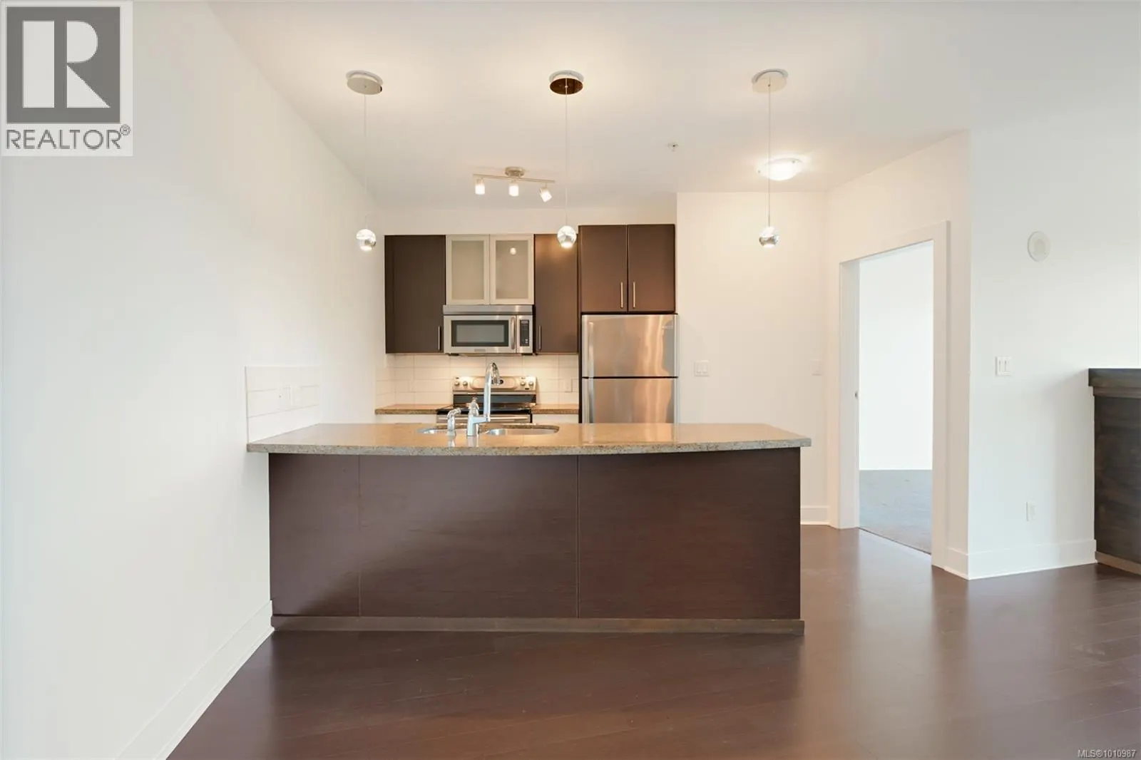 418 2745 Veterans Memorial Pkwy
