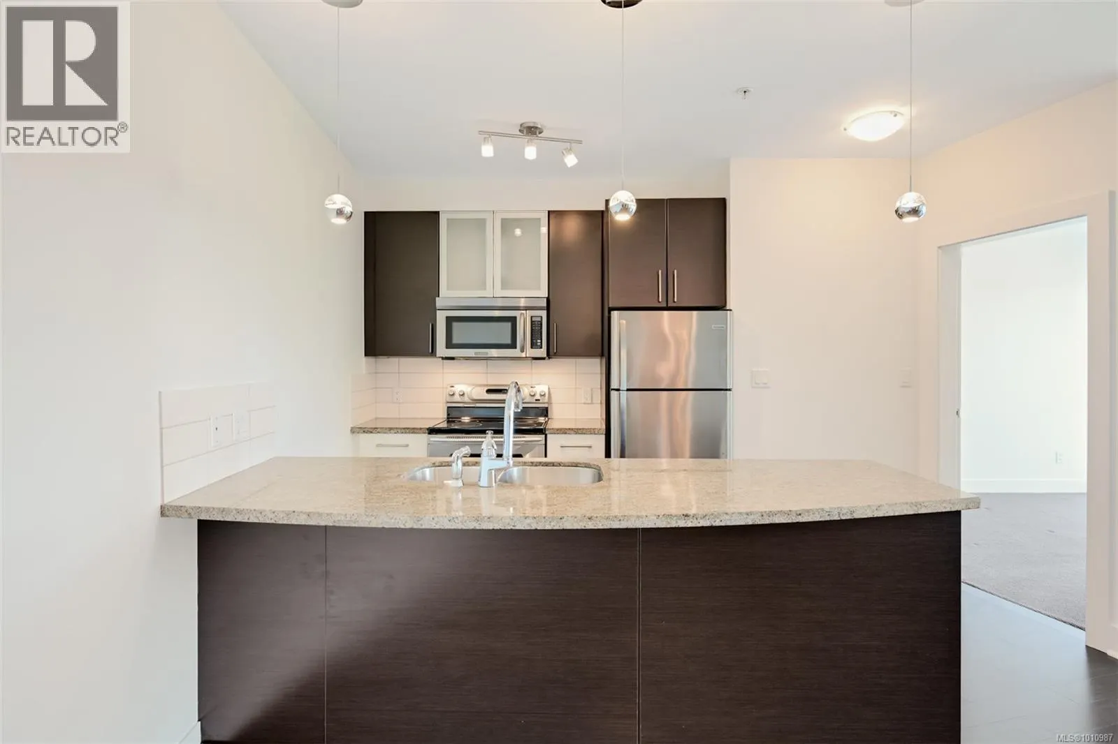 418 2745 Veterans Memorial Pkwy