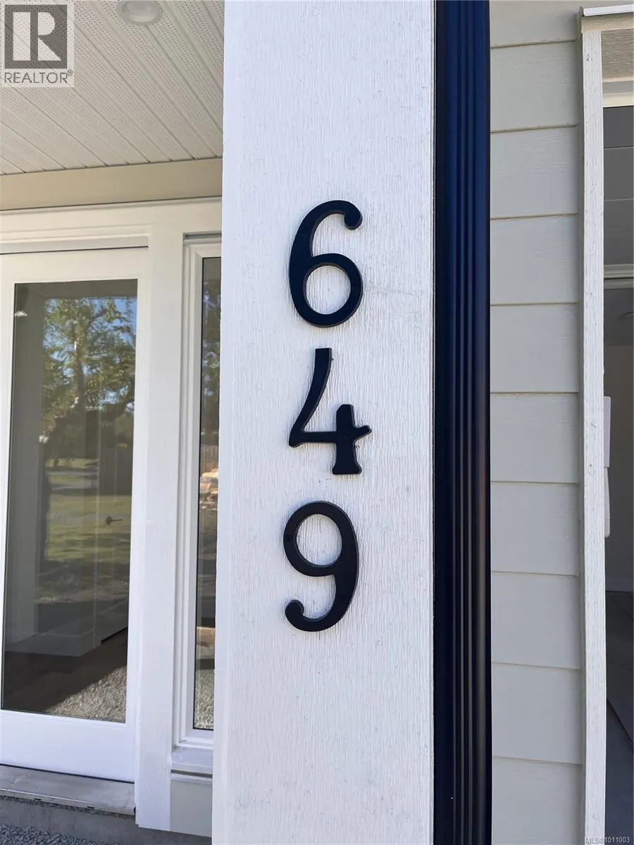 649 Hoffman Ave