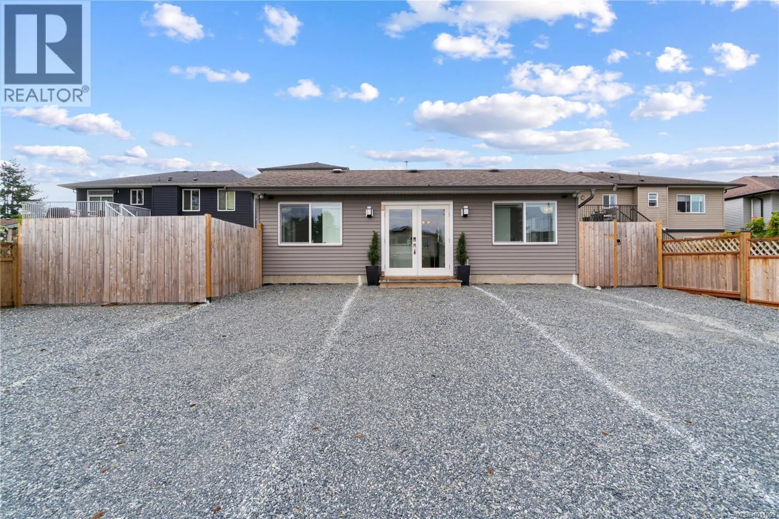 2148 Lark Cres