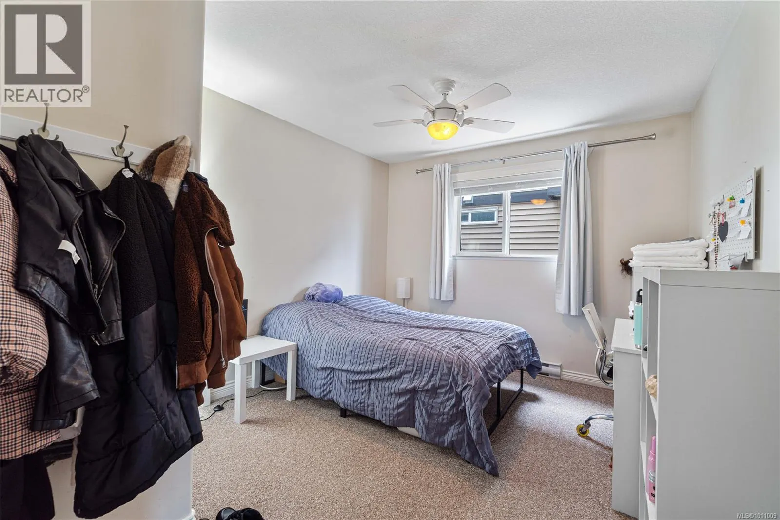 2148 Lark Cres