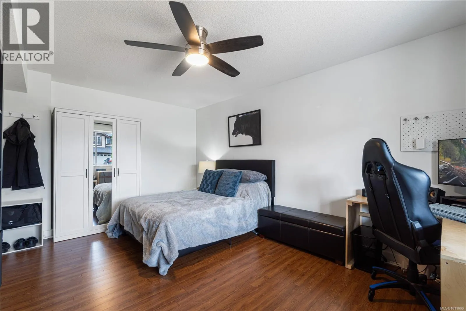 2148 Lark Cres