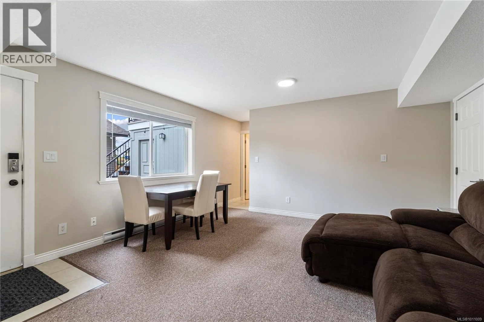 2148 Lark Cres