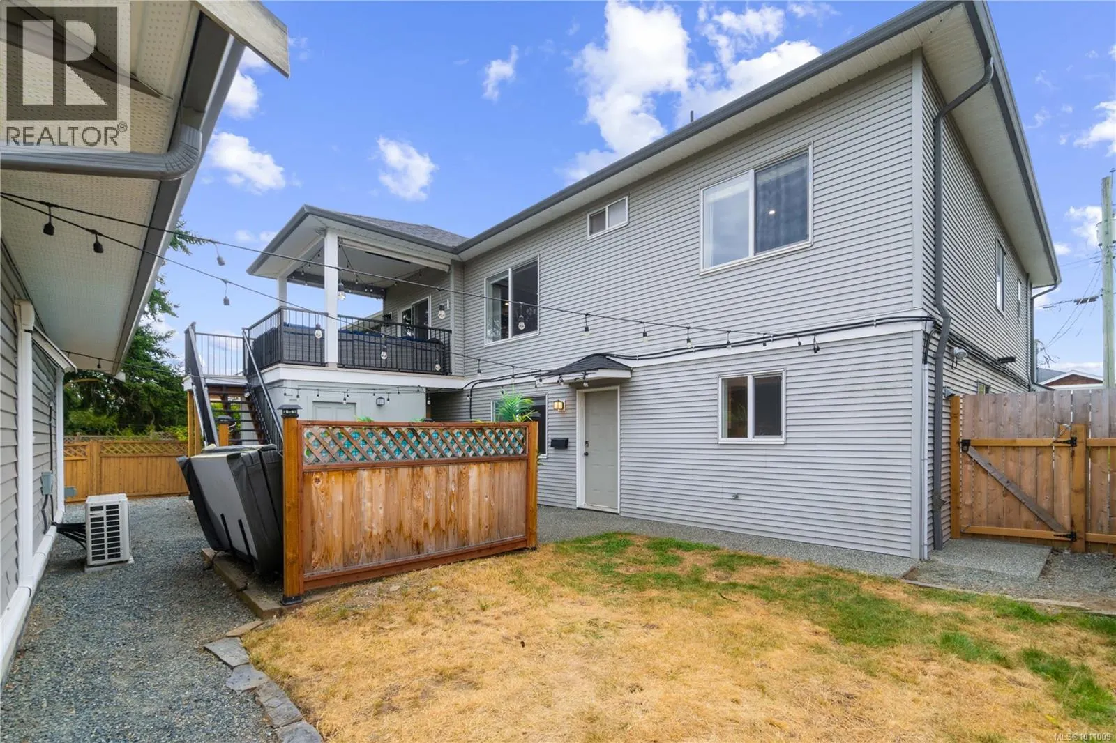 2148 Lark Cres