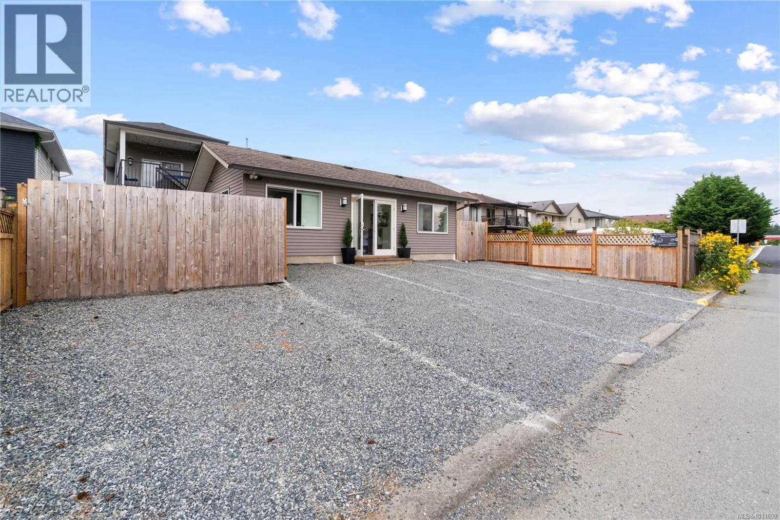 2148 Lark Cres