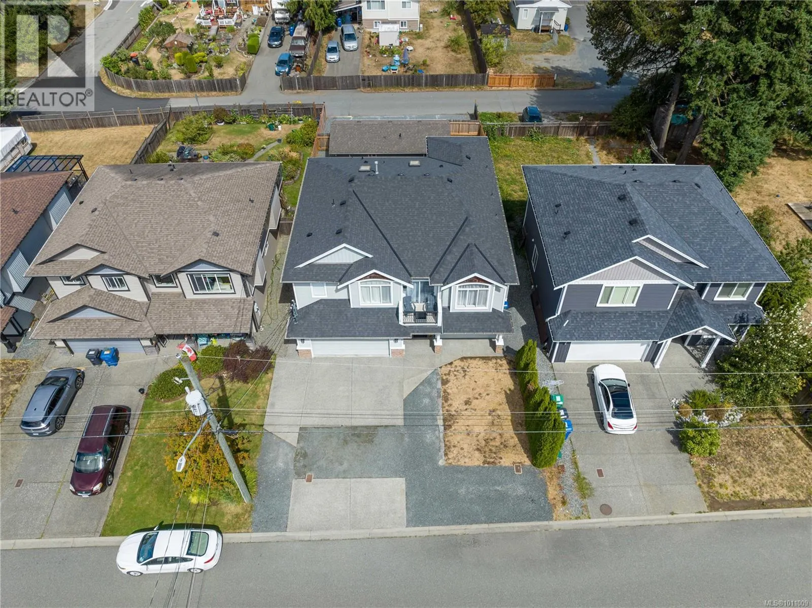 2148 Lark Cres