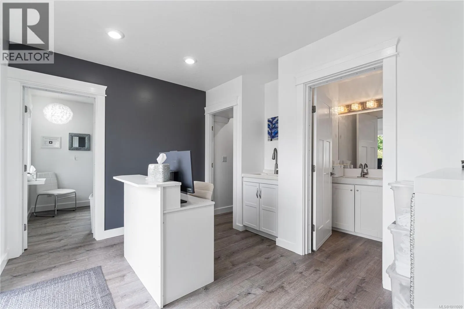 2148 Lark Cres
