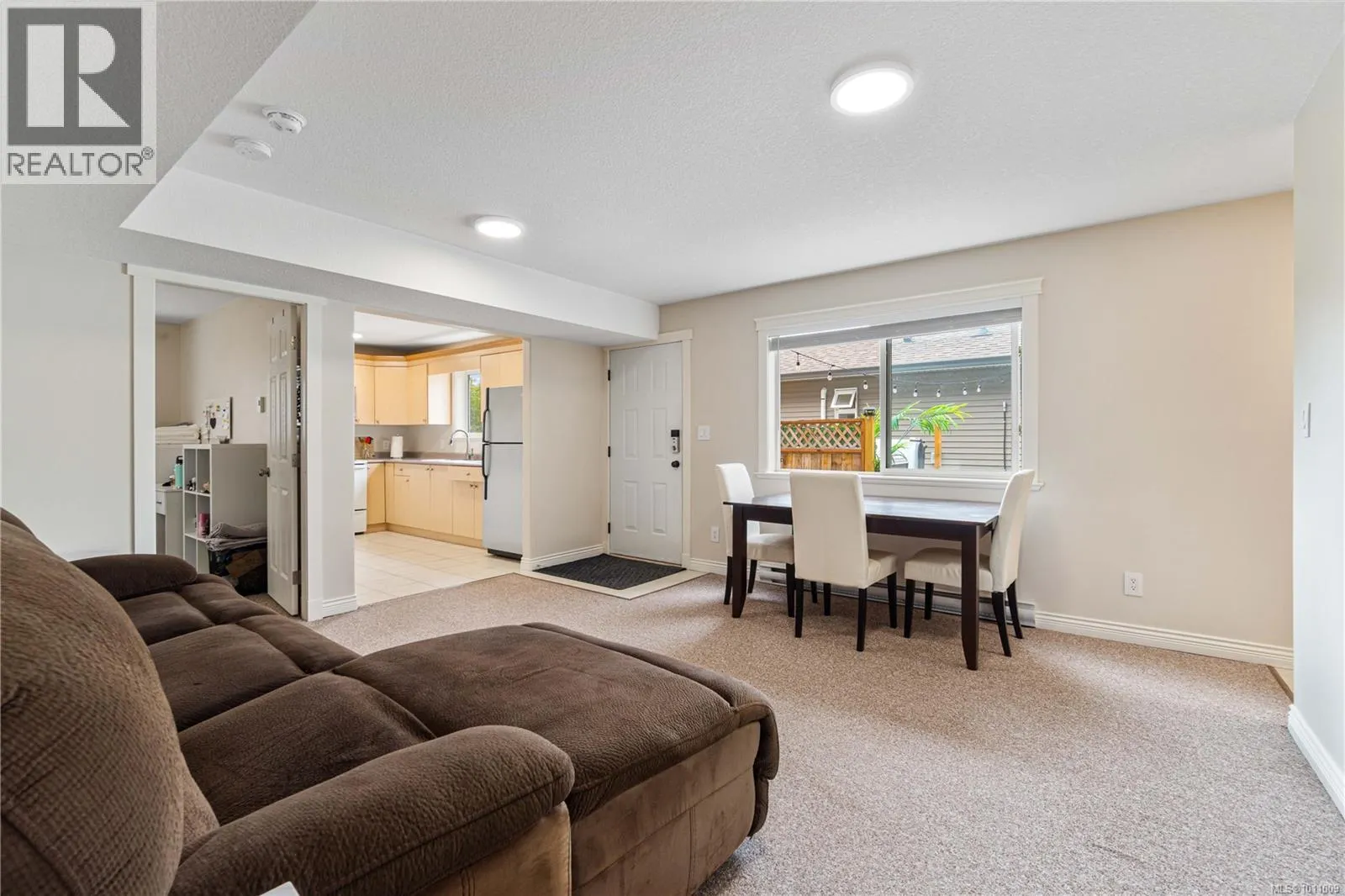 2148 Lark Cres