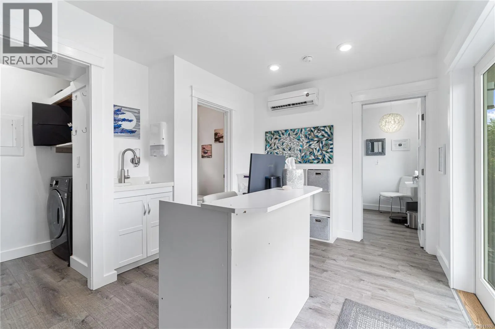 2148 Lark Cres