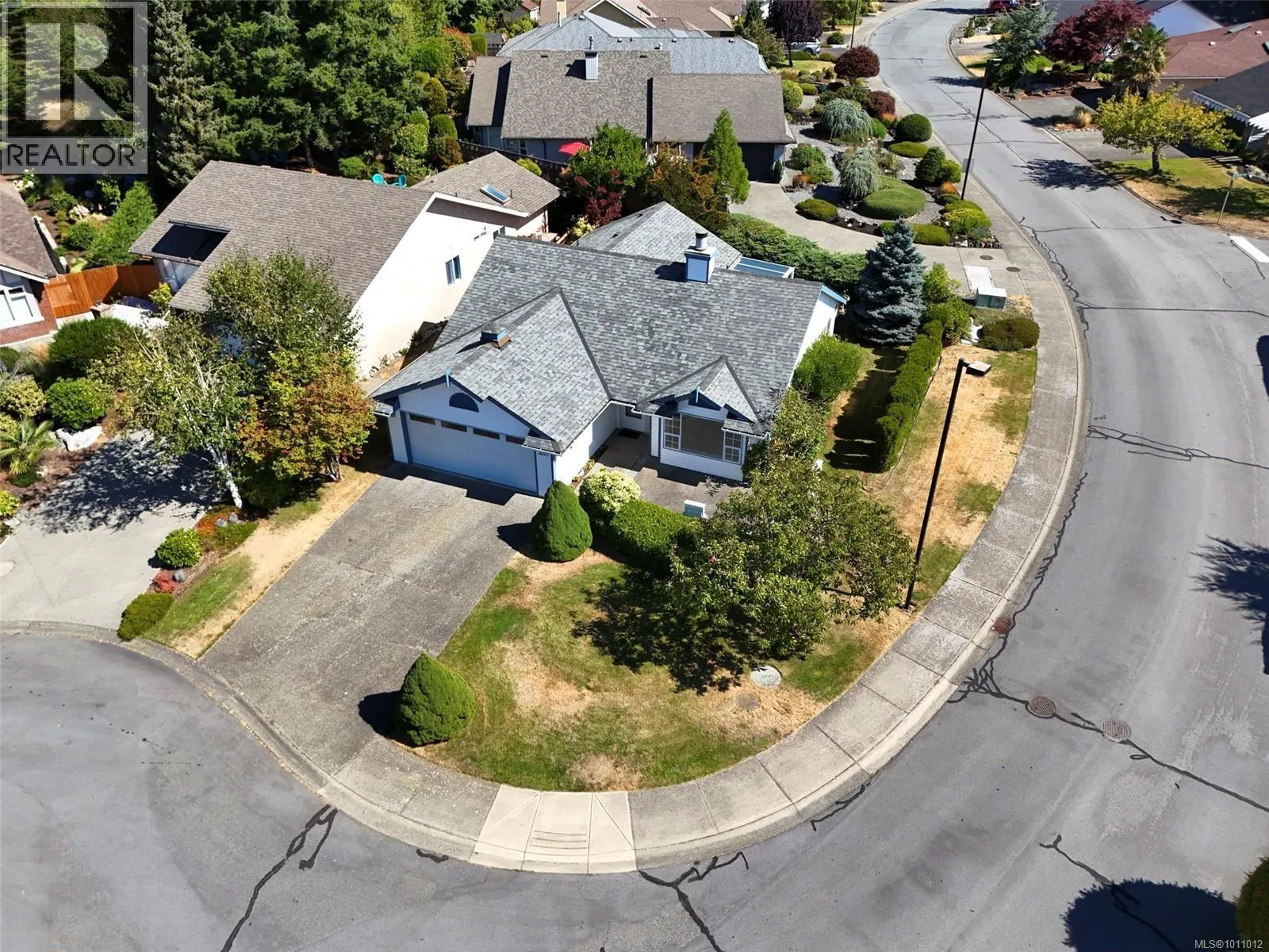 3697 Arbutus Dr N